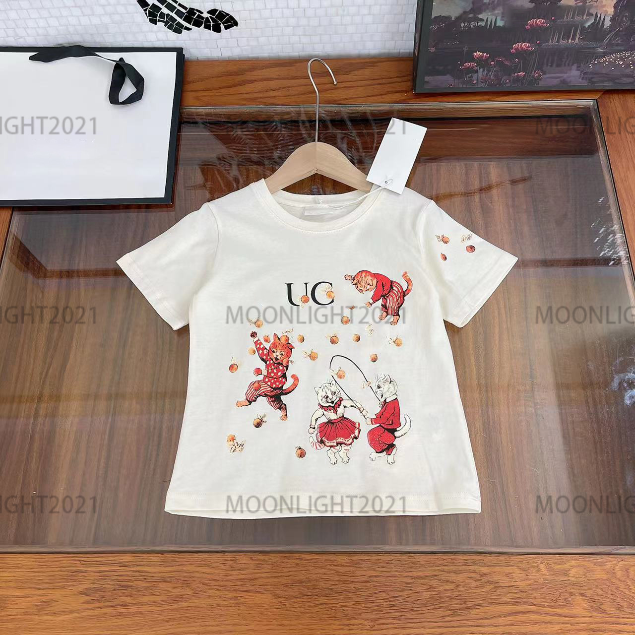 

2022ss Designers Clothes Kids t-shirt baby designer clothing Combed cotton mos Simple pattern t-shirt boys t shirt black 100-150, Red