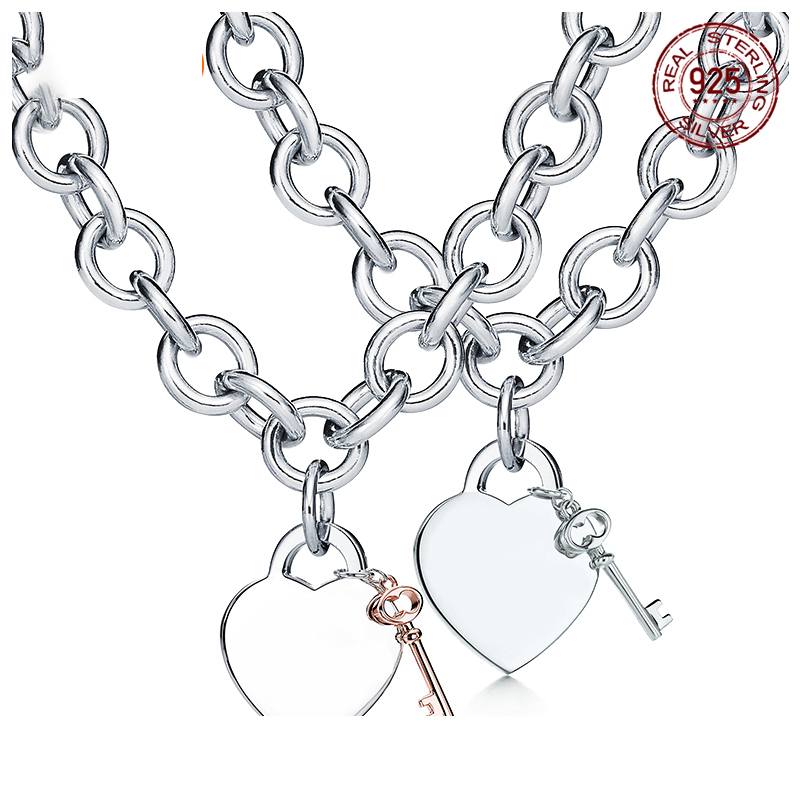 

Fashion Ladies Lobster Buckle Love Pendant Necklace with Classic Small Key Simple Birthday Gift