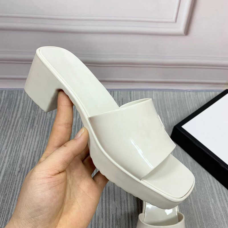 

2022 Women Luxury designer Sandals Slipper High Heels Rubber Slide Sandal Platform Chunky 2.4 heel height Shoes Summer Womens Embossed Flip XHZ3, Red