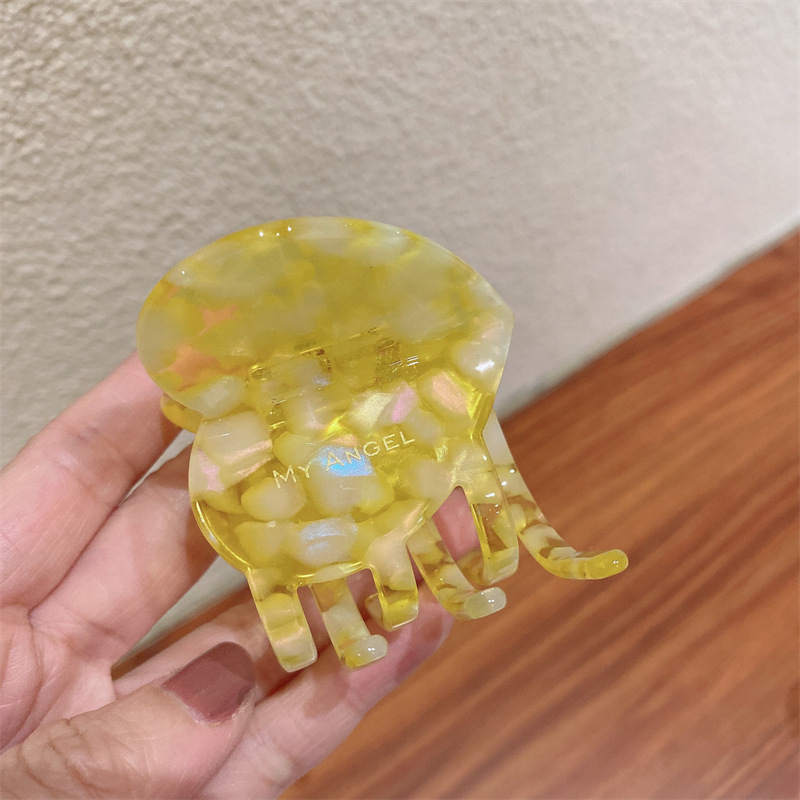 

4.7 CM Women Butterfly Heart Shape Hair Clip Clamp Lovers Three Teeth Acetic Acid Animal Hair Claw Europe Lady Girl Small Size Ponytail Scrunchies Hairpins Ornaments