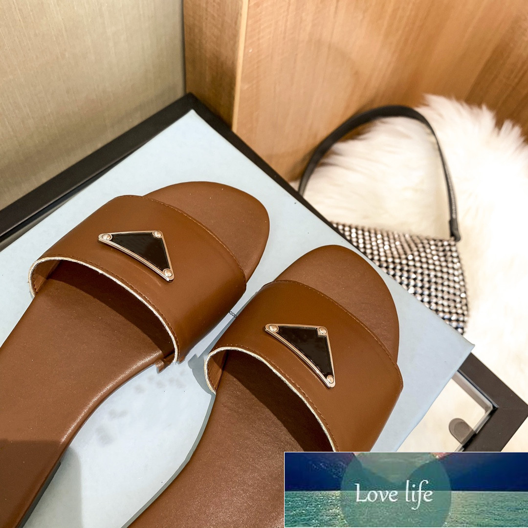 

Summer genuine leather Flip Flops Flat Slides Fashion Designers Women slipper Outdoor Loafers Bath Shoes Beachwear Slippers Black White Brown