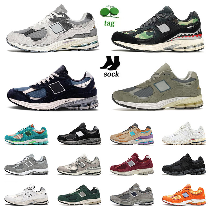 

Men Women Designer Sneakers Casual Shoes Unisex 20002r 2022 Newest Protection Pack Dark Navy Bordeaux Incense Phantom Nightwatch Green B2002R OG Trainers 36-45, C11 protection pack phantom 36-45