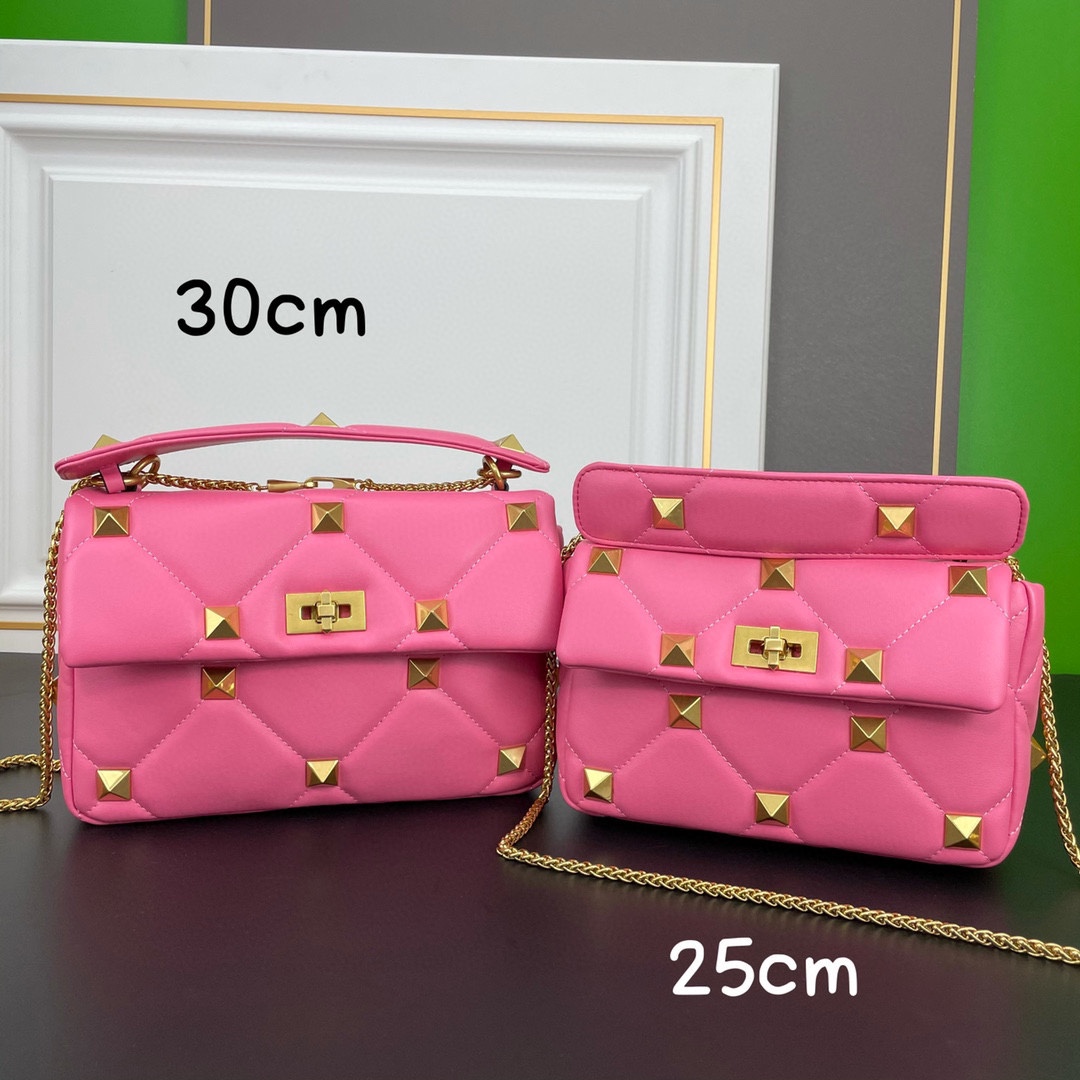 

8 colors Luxury chain bag 100% Genuine leather Crossbody bags big rhombic lock flap single shoulder bags with cover small square Purse Super large rivet decoration, Red