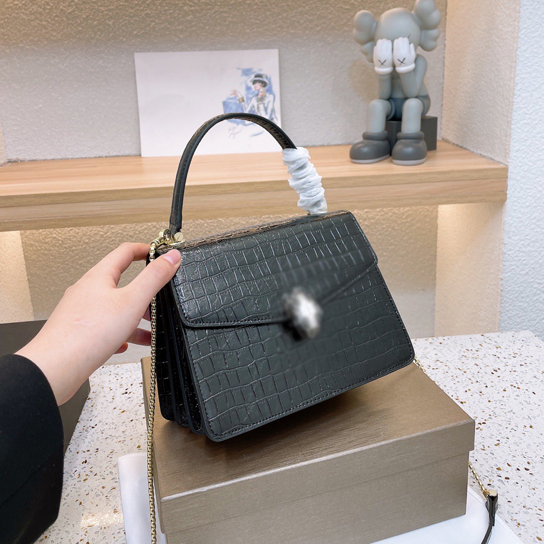 

Italy Brand Classic Serpentine Cabochan Crossbody Bags Fashion Snakehead Lock Women Handbags Tote High Quality Leather Chain Bag Luxury Designer Shoulder Bag, Black