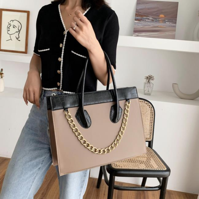 

Cross Body Summer Large Capacity women's Bags Trendy Portable Shoulder Chain Armpit Bag, As pic