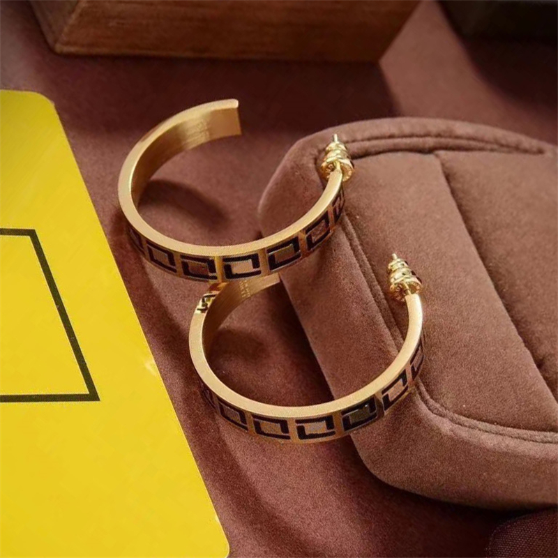 Ring Man 8K Gold Stud Designer Women Letter Love Fashion Gifts Stainless Steel Earrings Luxury wed band Spring Jewelry Wholesale005 Clover