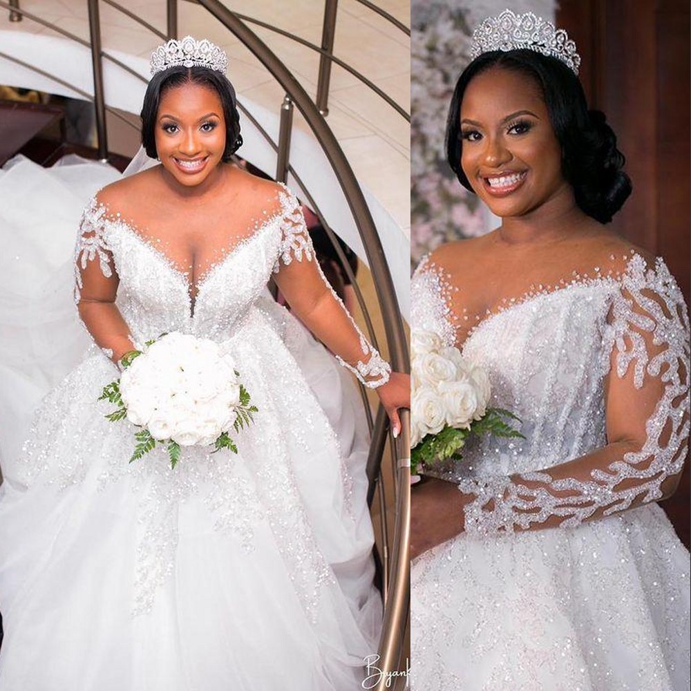 

2022 Sexy Sparkly Country A Line Wedding Dresses Bridal Gowns Vintage Off Shoulder Illusion Crystal Beading Long Sleeves Plus Size Chapel Train, White