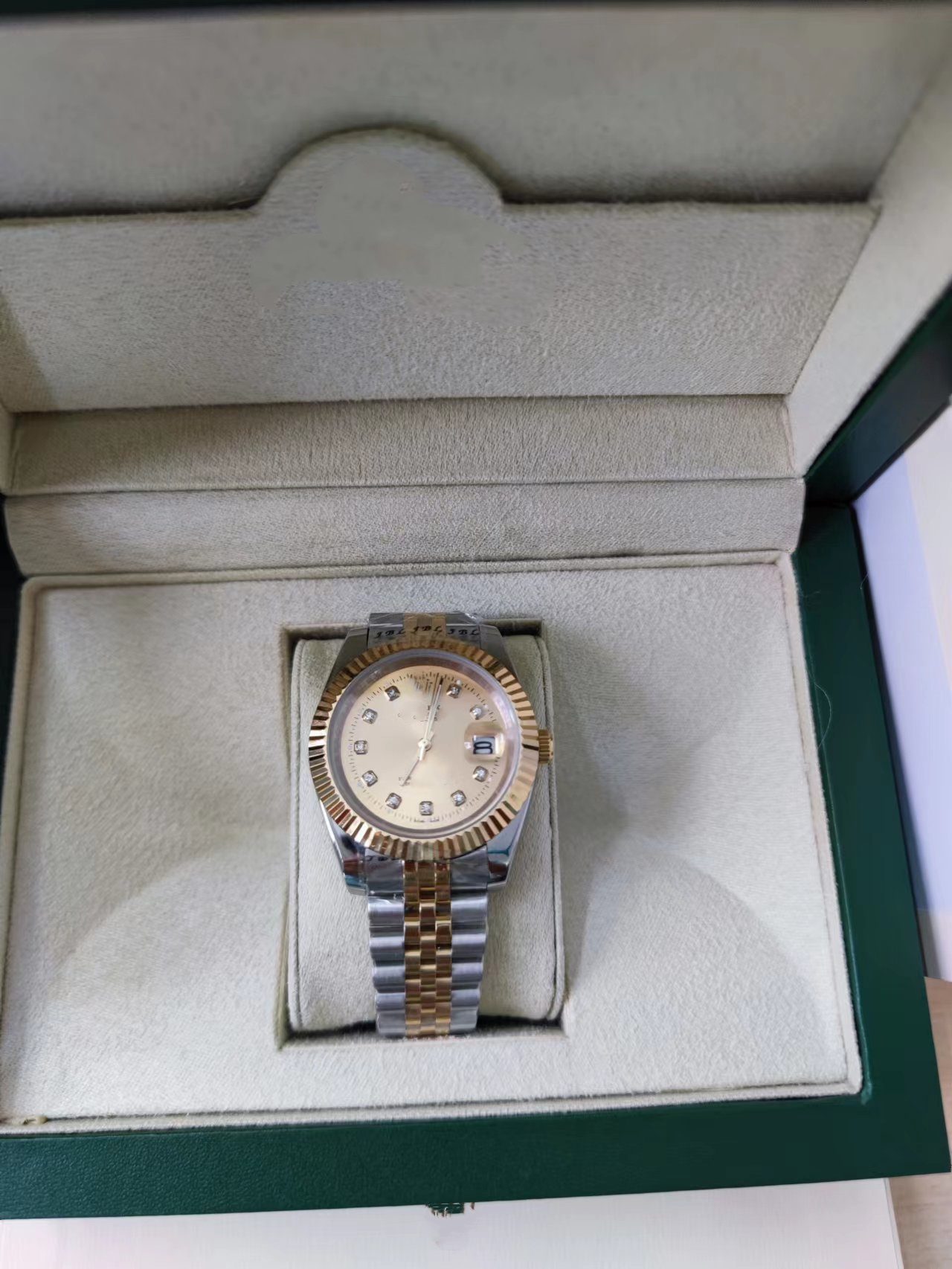 Avec boîte d'origine montre-bracelet de luxe 26mm 31mm 36mm 41mm amoureux montres diamant hommes femmes or visage automatique montres-bracelets D