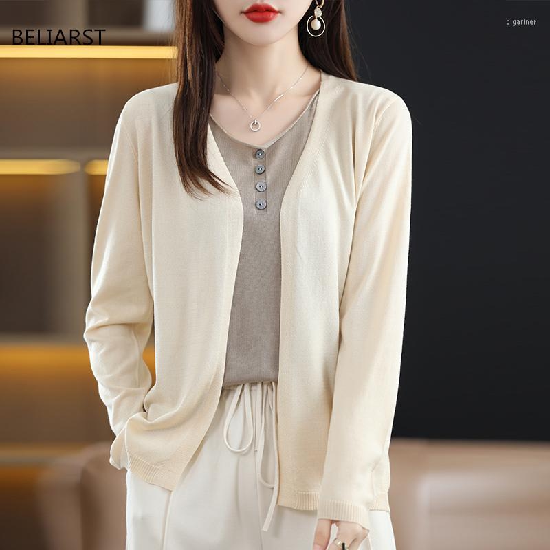 

Women' Knits & Tees Spring / Summer Women' V-neck Cardigan Fashion Nano Silk No Button Sunscreen Shirt Casual Knitted Thin Bottoming, Black