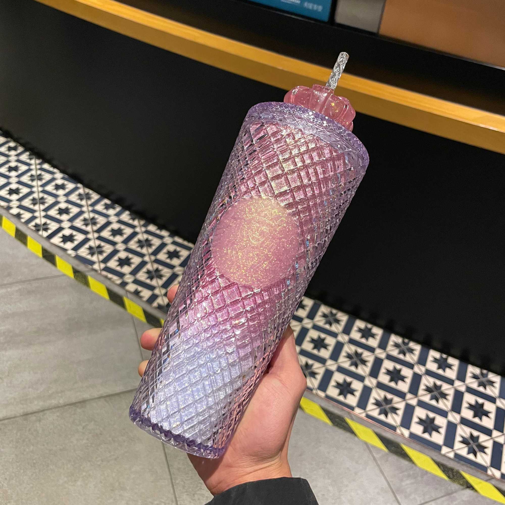 Starbucks Valentine's Day cup pink love crown durian straw cup large capacity goddess water cup for girlfriend-image-760301899