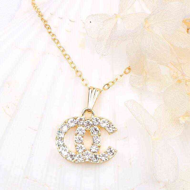 

Women Luxury Brand Designer Double Letter Pendant Necklaces Simple 18K Gold Plated Crysatl Pearl Rhinestone Sweater Newklace Wedding Party H220409