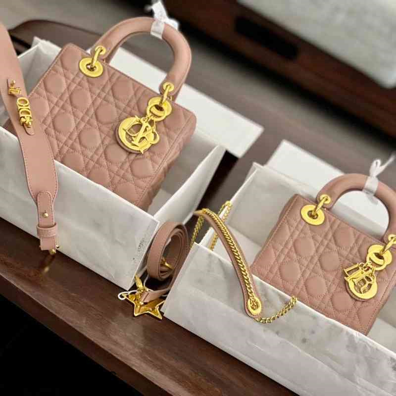 

Sheep Bags Christains Bag Fashion High Skin Shoulder Leather Handbag Quality Princess Pure Three Grid Four Grid Small Square Chain, Black three grid