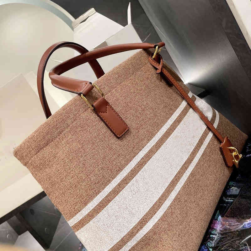 

Portable Large Capacity Embroidered Canvas Bags Tote Women Handbag Shoulder Leather Designer Crossbody Female Bucket with Small Card Holder 220302, Brown