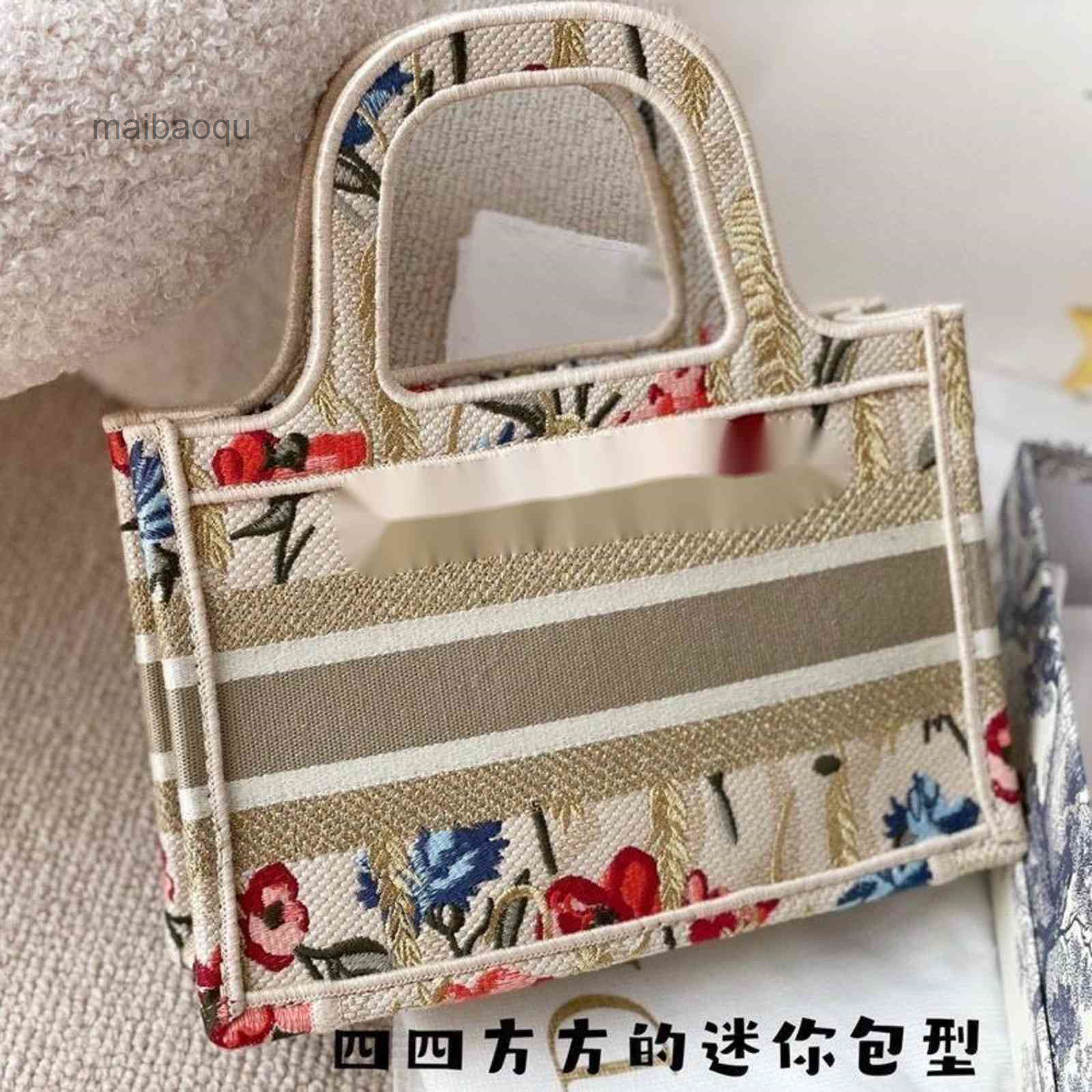 

Saddle Designer Evening Tote Book Bag D-Joy Bags Fashion Christian Women Bag Mini Shopping 2022 Portable Canvas Embroidery Versatile Women's