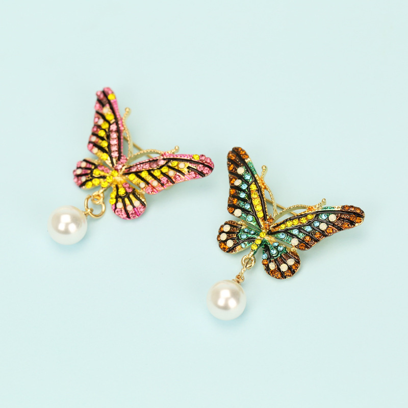 

European Women Color Diamond Insect Butterfly Brooch With Tassel Pearl Alloy Animal Suit Collar Pin Lady Jeans Sweater Coat Clothes Corsage Badges Accessories
