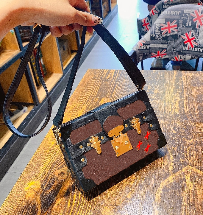 

Luxury Shoulder Handbags box Woman Evening Bag Leather Fashion Wholesale - Designer Clutch Messenger Petite Malle louiseitys viutonitys, Brown