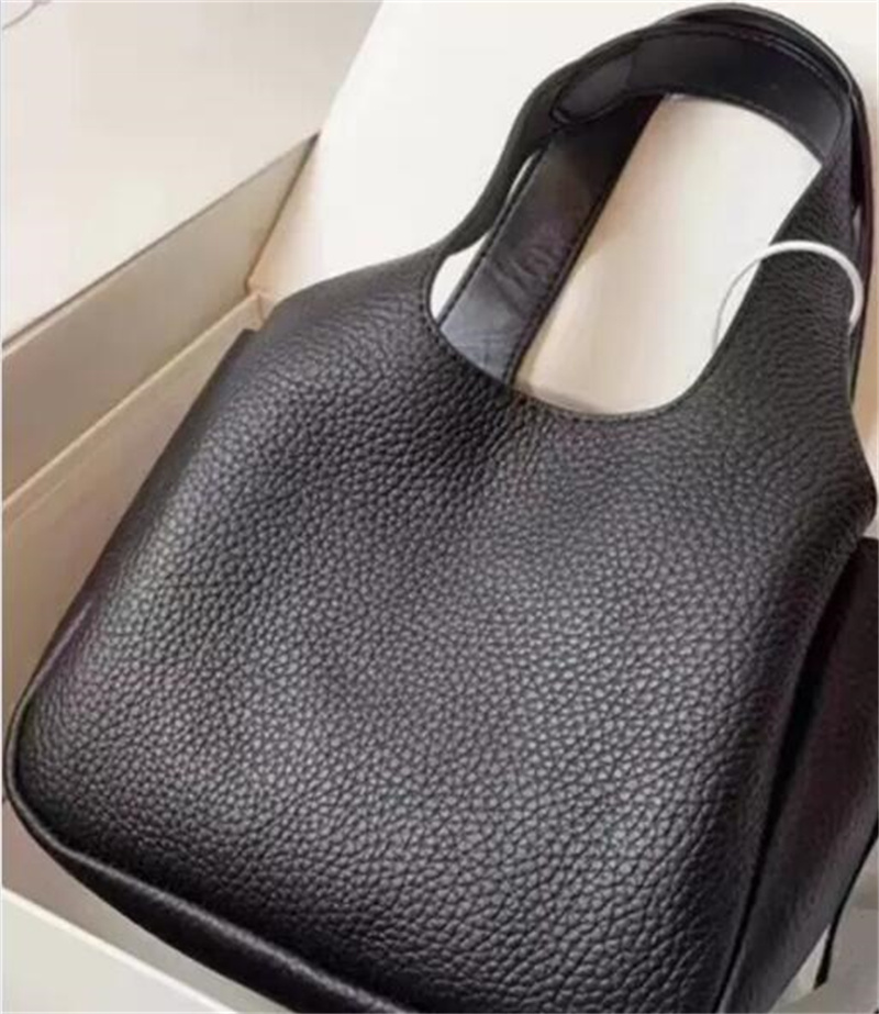 

2023 Tote bags Beach bag Cosmetic-Bag Hollow Woven Shopping-Bags handbags for Summer Shoulder Bag