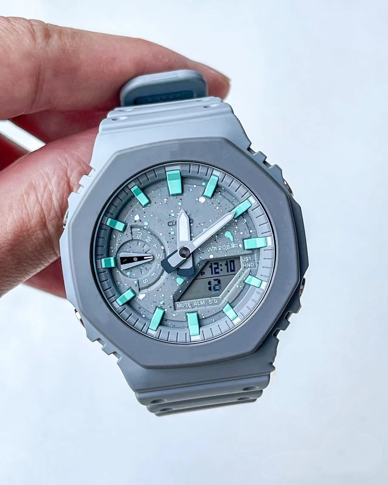 Men's Sports Quartz Digital 2100 Watch Full Function LED Automatic Hand Raise Light High Quality Iced Out Watch Oak Grey Double Star Edition