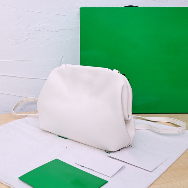 

Designer Bags Evening Point Tote Bag Clutch Shoulder Crossbody Bags Luxuries Designers Women Handbags Mini Triangle Handbag Cloud Lady Soft, Black (silver chain)