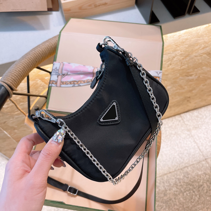 

2022 Fashion Top Edition Designer Bag 2005 Nylon Men's Ladies Luxury Crossbody Handbag Hobo Shoulder Wallet Exquisite Chain Backpack, White
