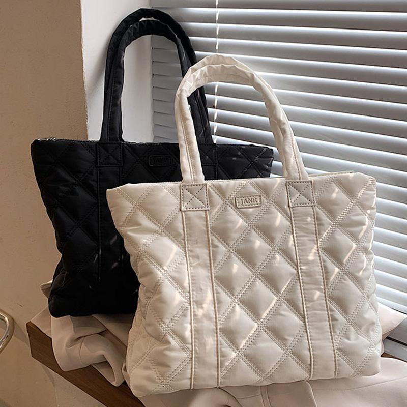 

Evening Bags 2022 Fashion Women White Black Plaid Shoulder Female Quilted Shopper Bag Designer High Capacity Ladies Handbag