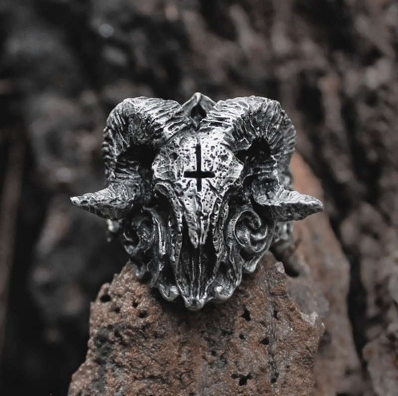 

Wedding Rings Fashion Unique Punk Gothic Devil Demon Skull Ring 220826