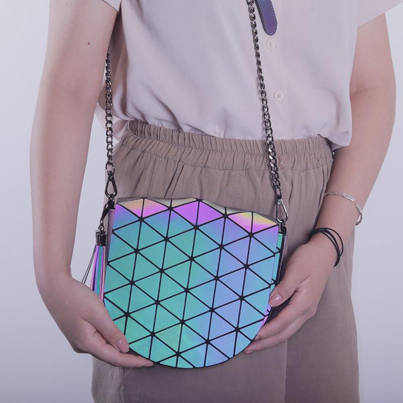 

Evening Bags Holographic Luminous Shoulder Bag Fashion Luxurious Saddle For Women Tassel Chain Flap Female Crossbody Sacs A Main, Black