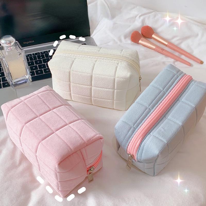 

Cosmetic Bags & Cases Women Velvet Zipper Bag Travel Make Up Toiletry Washing Pouch Girl Cute Solid Color Large Makeup Beauty CaseCosmetic, 1pcs random color