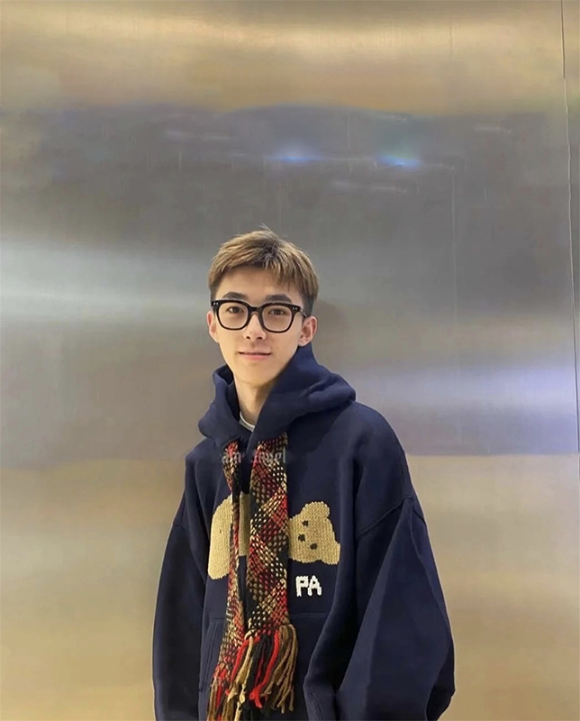 21SS Pull-Over Hoodie Mens Women Designers Hoodies Winter Warm Man Clothing Cream Black Tops Long Sleeve Pullover Clothes 20ss Applique Sweatshirts