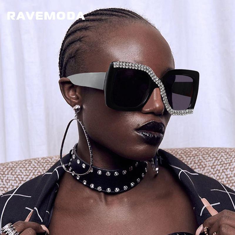 

Sunglasses Fashion Diamond-Studded Women Big Square Diamond Glasses Designer Gradient Black EyewearSunglassesSunglasses