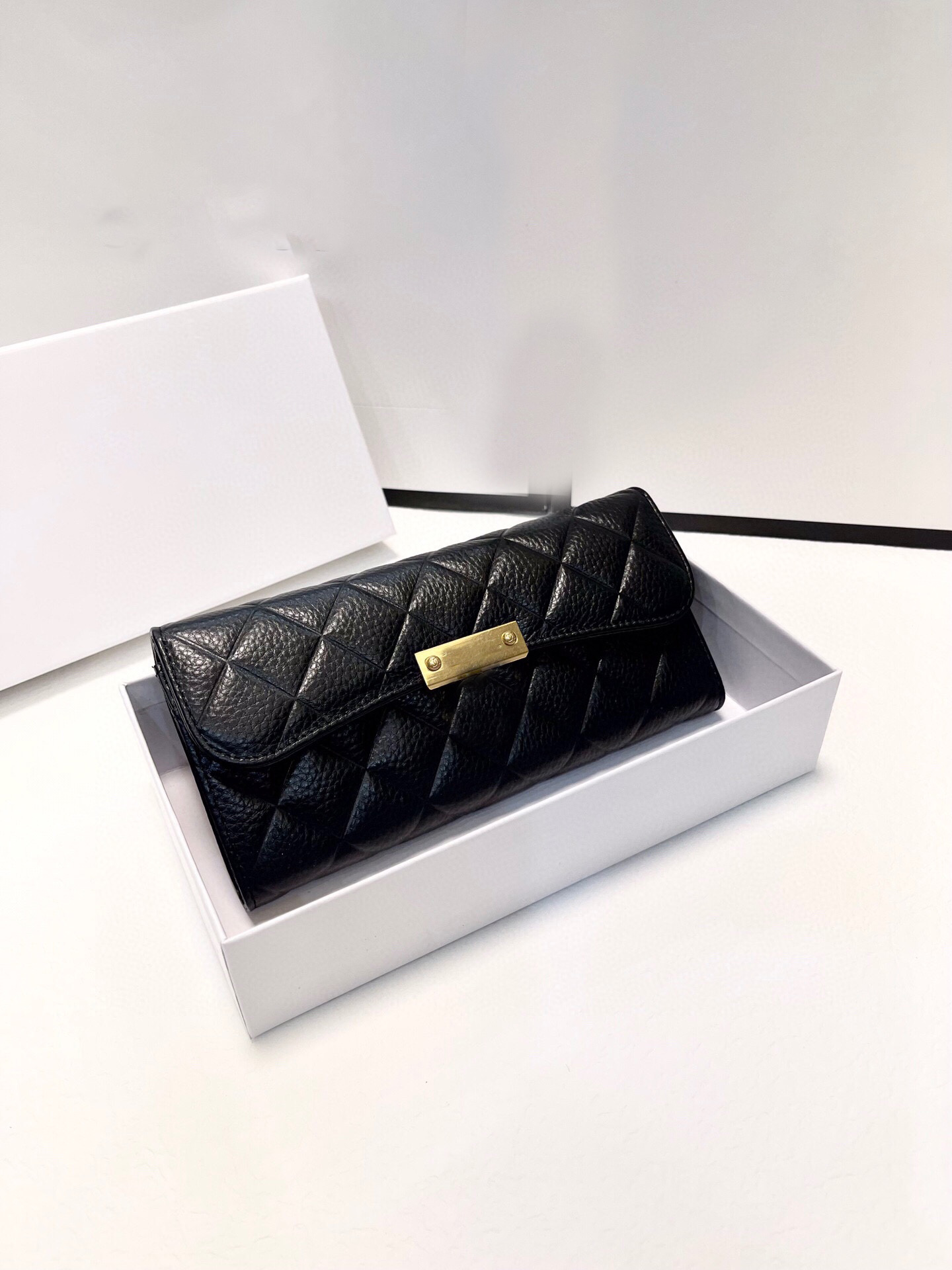 

2022 High Quality Women Wallet Bags Classic Brand Wallets Ladies Vintage Coin Purse Handbag Real Leather Plaid Pattern Luxury Designer Bags With Boxes Size:19cm*10CM, Black with gold hardware