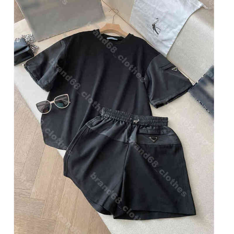

22ss Cotton Womens Two Piece Pants Simple Sweat Suit T-Shirt Top with Short Set Gym Outfit Fashion Letter Patchwork Tracksuit logo pr..da Female Apparel a1