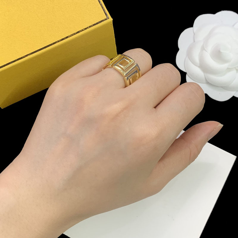 

Women Designer Rings Jewelry Fashion Gold Letter Ring Wedding Lady Engagements For Women Love Ring With Box Accessories 22071401R