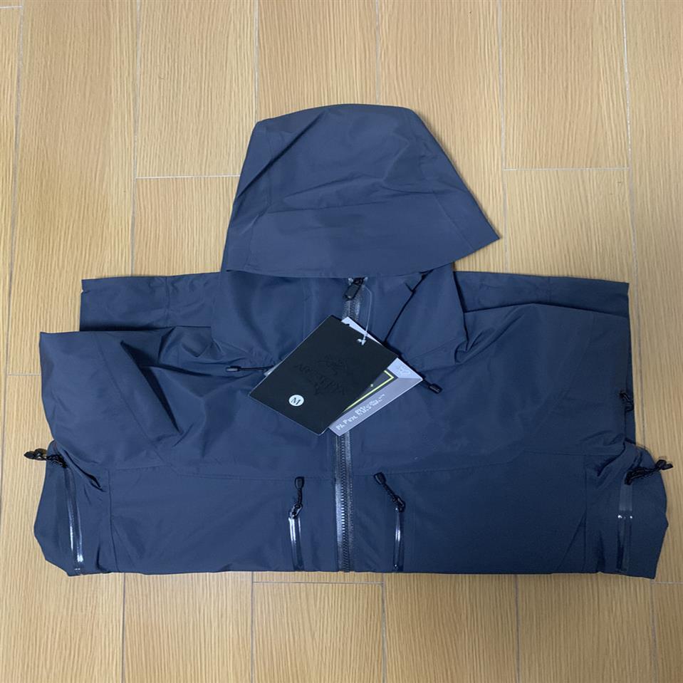 

Outdoor Arc Jacket Men Mountaineering Wear Windproof Waterproof Soft Shell Laminated Uphill Sports Jacket Fashion296r, Customize