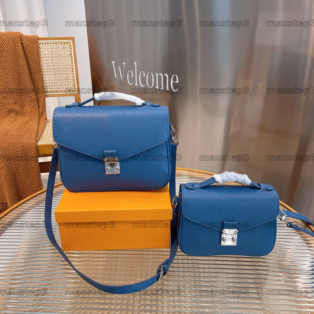 

Fashion Flight Mode Messenger Bag Flowers Gradient Navy Blue Perforated Monograms Pattern Crossbody Shoulder Bags Designers Handbags Purses