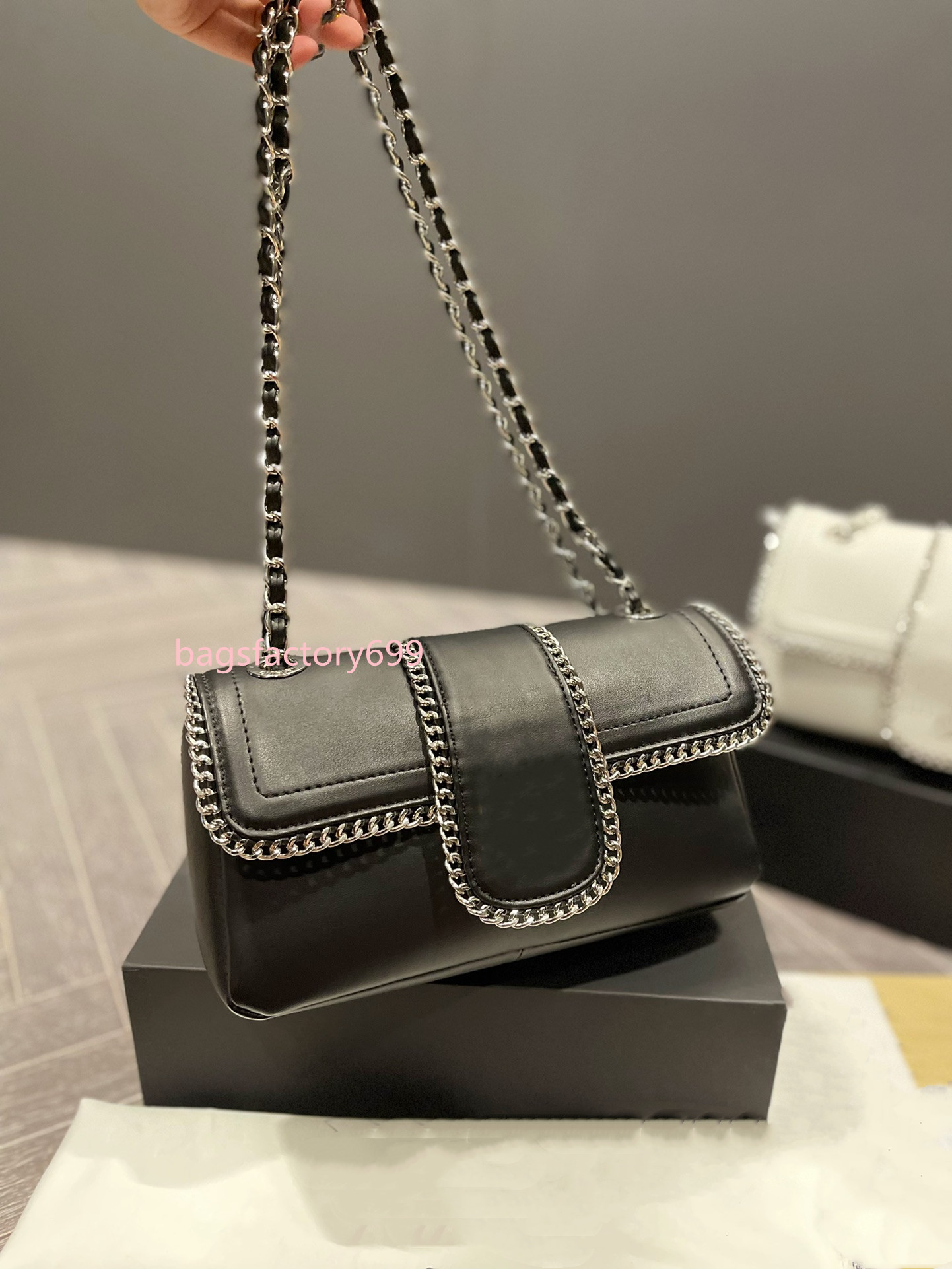 

Womens retro side chain small Matelasse metal leather Crossbody bag shoulder bag large capacity Luxury handbags original high quality bags of 25 cm, Box