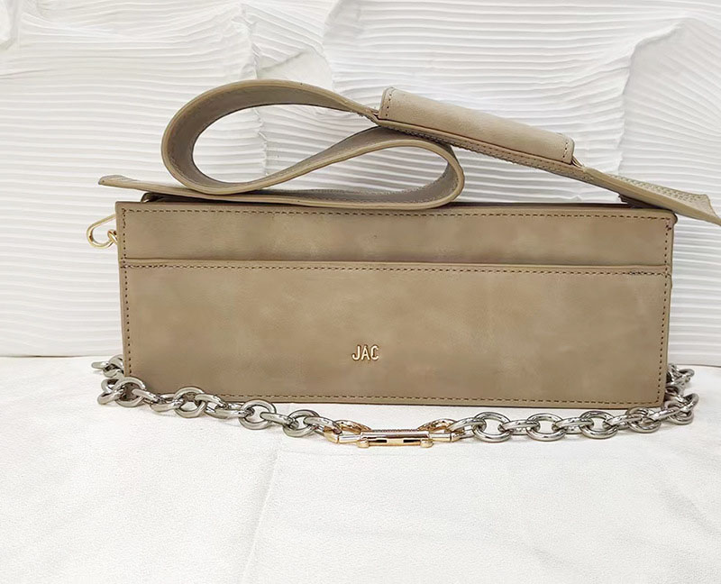 

2022 luxury designer woman evening bag solid color metal letter high-quality texture single shoulder messenger hand chain baguette bags 30x9x6.5cm, Black