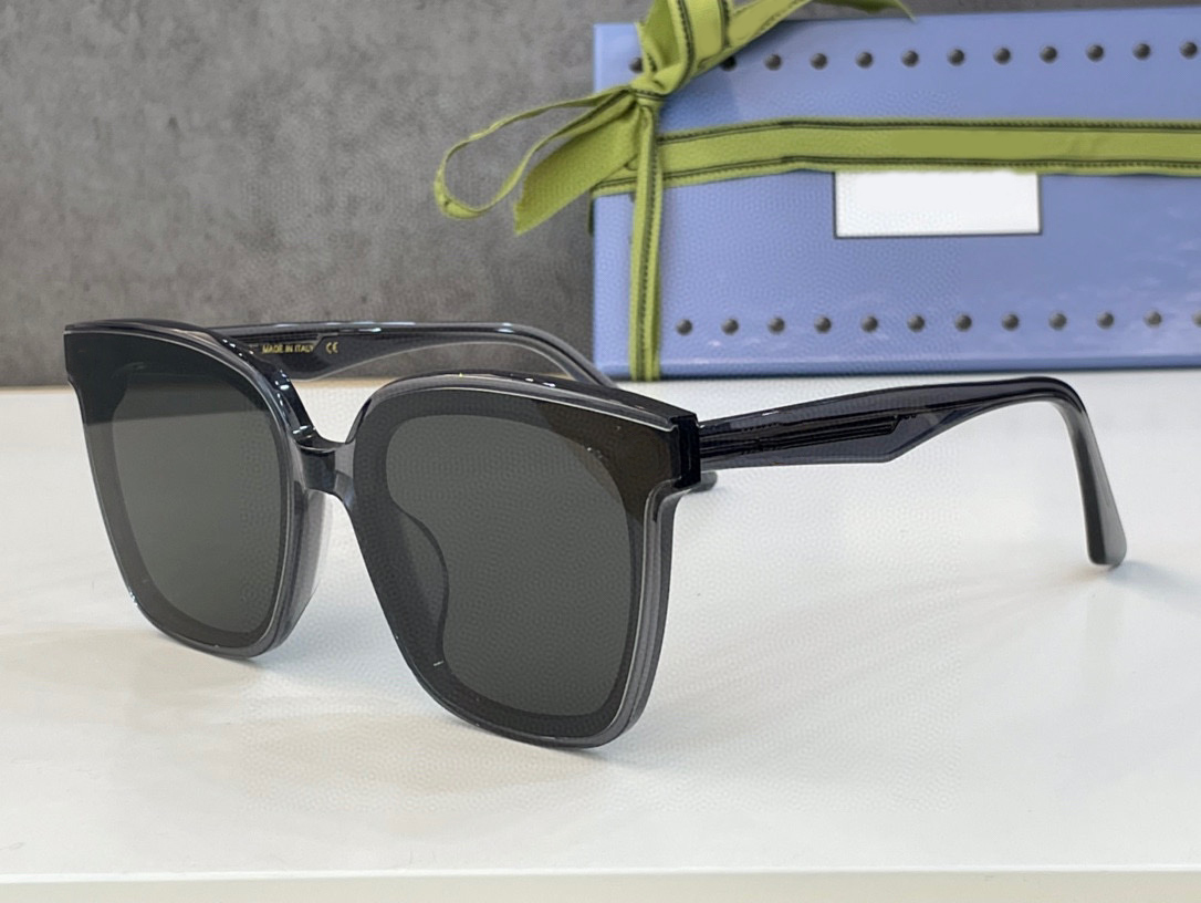 

Sunglasses for men women summer 8390S style awning UV protection vintage board ultra-light full frame random box