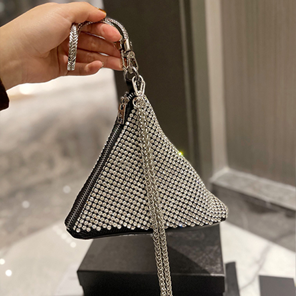 

Top quality designer bag Shining dinner bag Diamond Tote Bags water glittering billing full letter chain Messenger shoulder makeup Punk, Silver