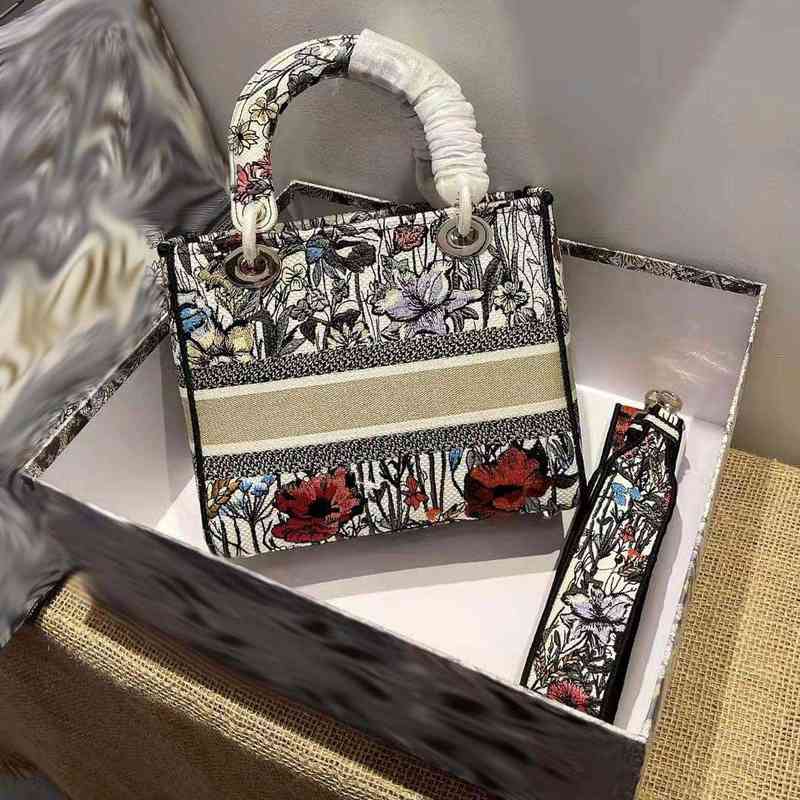 

Factory Online Export Designer Tide Brand Ladies Bags d Family Fashion Printed Canvas One Shoulder Large Capacity Handbag Women's Tote, Style one