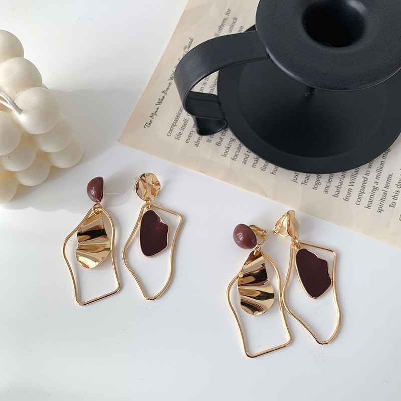 

Charm earring ear studs Asymmetric Metal Earrings Alloy Acrylic Niche Design 1229