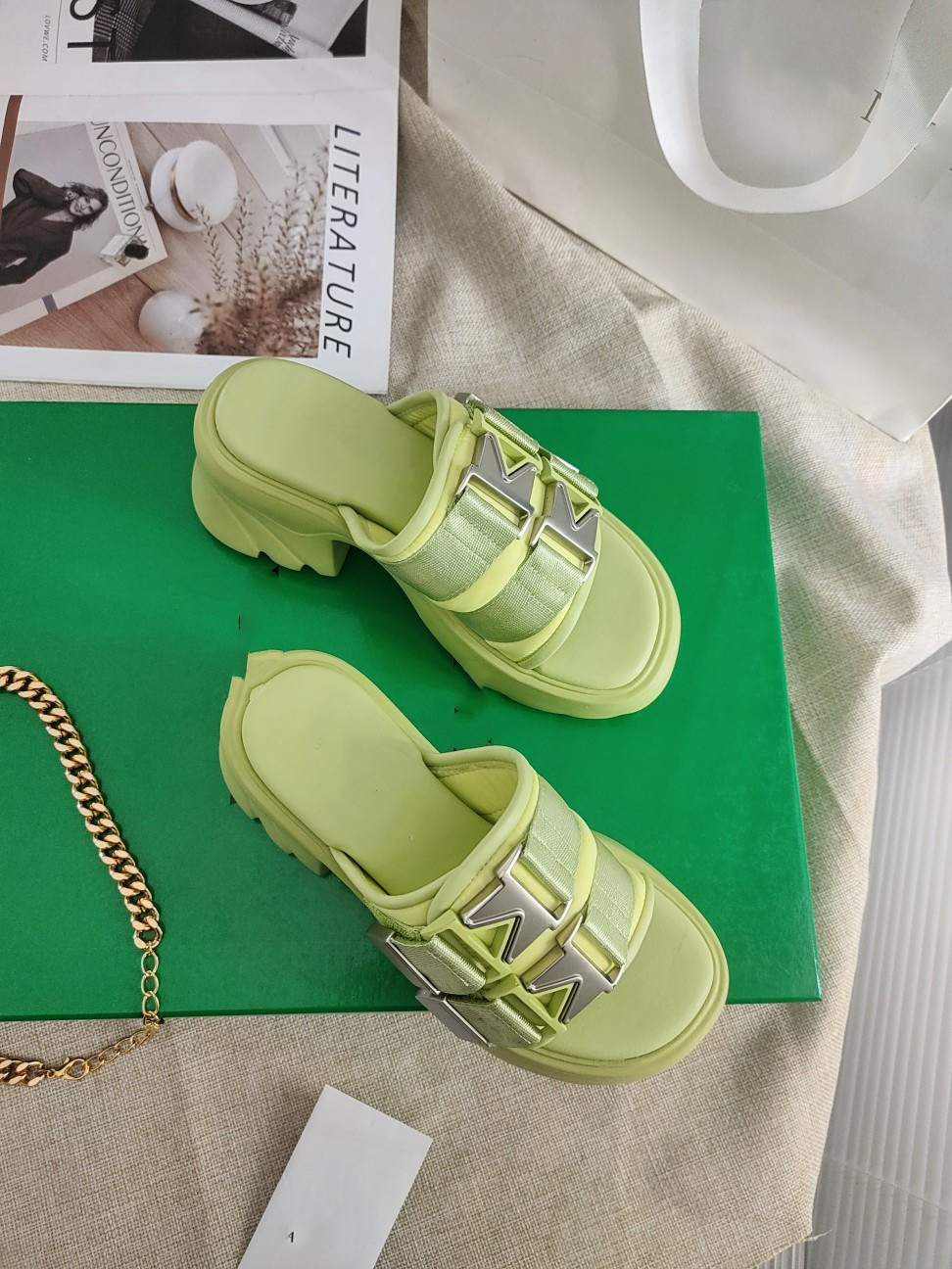 

Wholesale 2023 Fashion Sandals Luxury designer Slides Flat Slippers brands Shoes Ladies Summer Outdoor Beach Causal Flip Flops Miller Slides 0601, 04