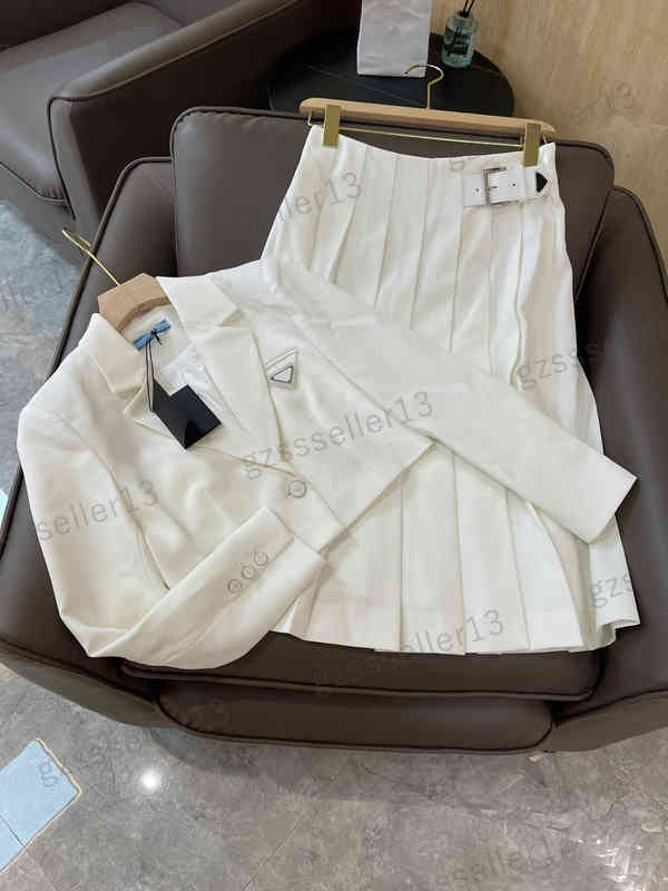 Designer Womens Two Pieces Dress PR Brand Jacket And Skirt Sets Logo Decoration Women Clothing