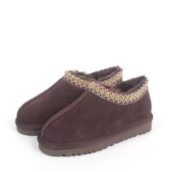 

2022 Best Selling Classic AUS Embroidered Embossed Women's Snow Boots Mini Cropped Women's Boots Casual Warm Boots Card dust bag, Brown