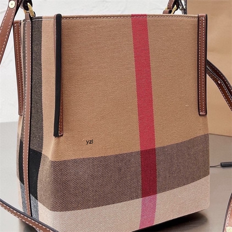 

Bags Designer Burbrerys 2022 Canvas Womens Alphabet Printed Bucket Mother Large Capacity with Zero Wallet 9NNY Q0NI, Sky blue