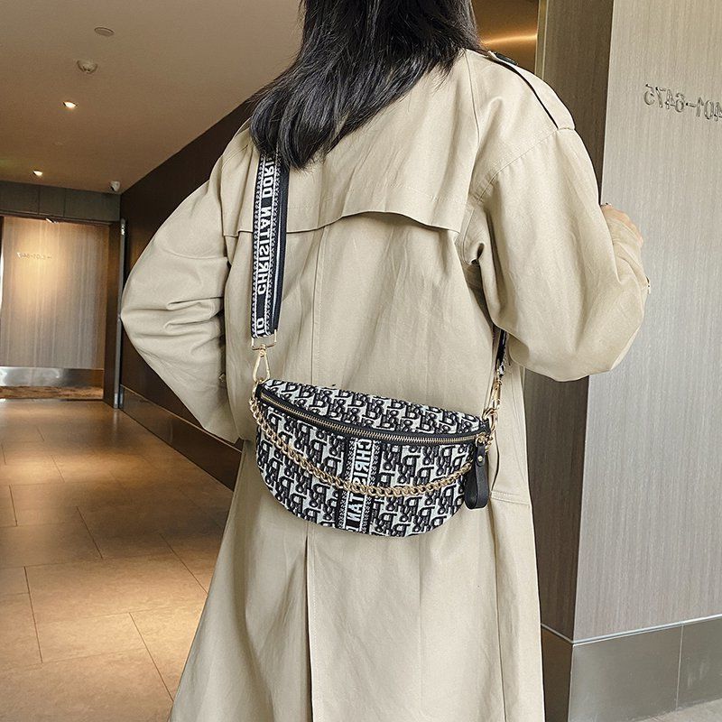 

Waist Bag Women's Fashion 2022 New One Shoulder Messenger Canvas Strap Versatile Embroidery Handbag Chain Cross Bags, Sky blue