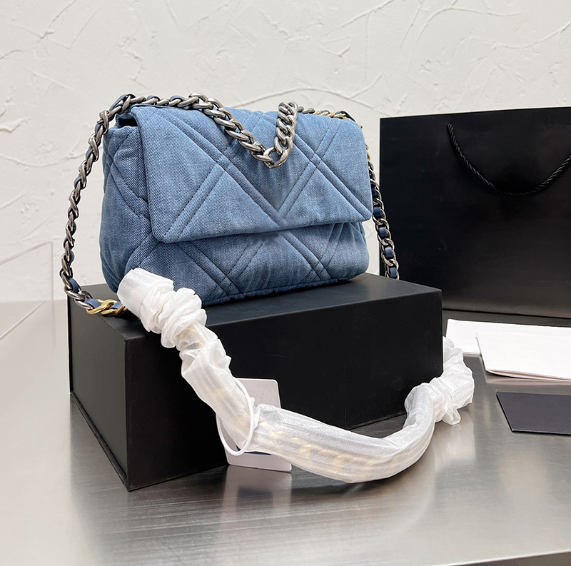 Sacs à main pour femmes de luxe Lady Fashion Sacs Bleu Quilting en laine Glitter Épaule All-match Top Qualité Casual Bandoulière Sac à Main Soiré