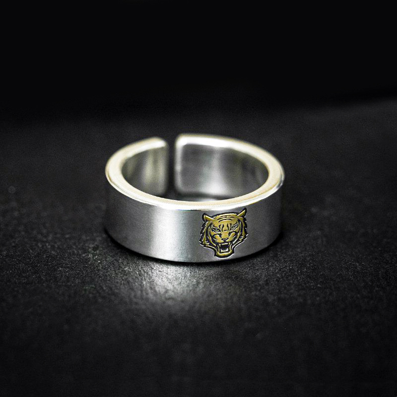 

Tiger head ring