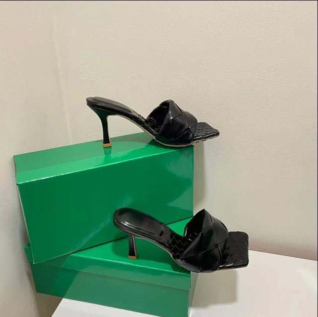 Dames pantoufles 2022 nouvelles sandales tissées en peau de mouton fond plat femmes tête carrée talon haut bout ouvert Flip sandales2
