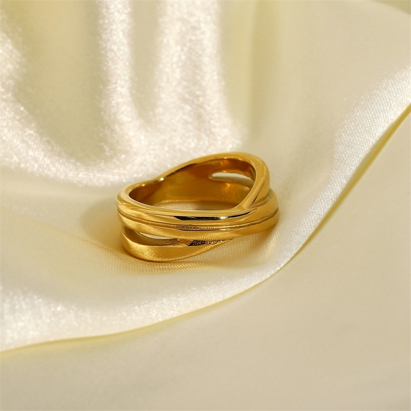 

18K IP Gold Plateding Stainless Statement Stacking Cross For Women Chic Luxury Steel Rings Female Jewelry